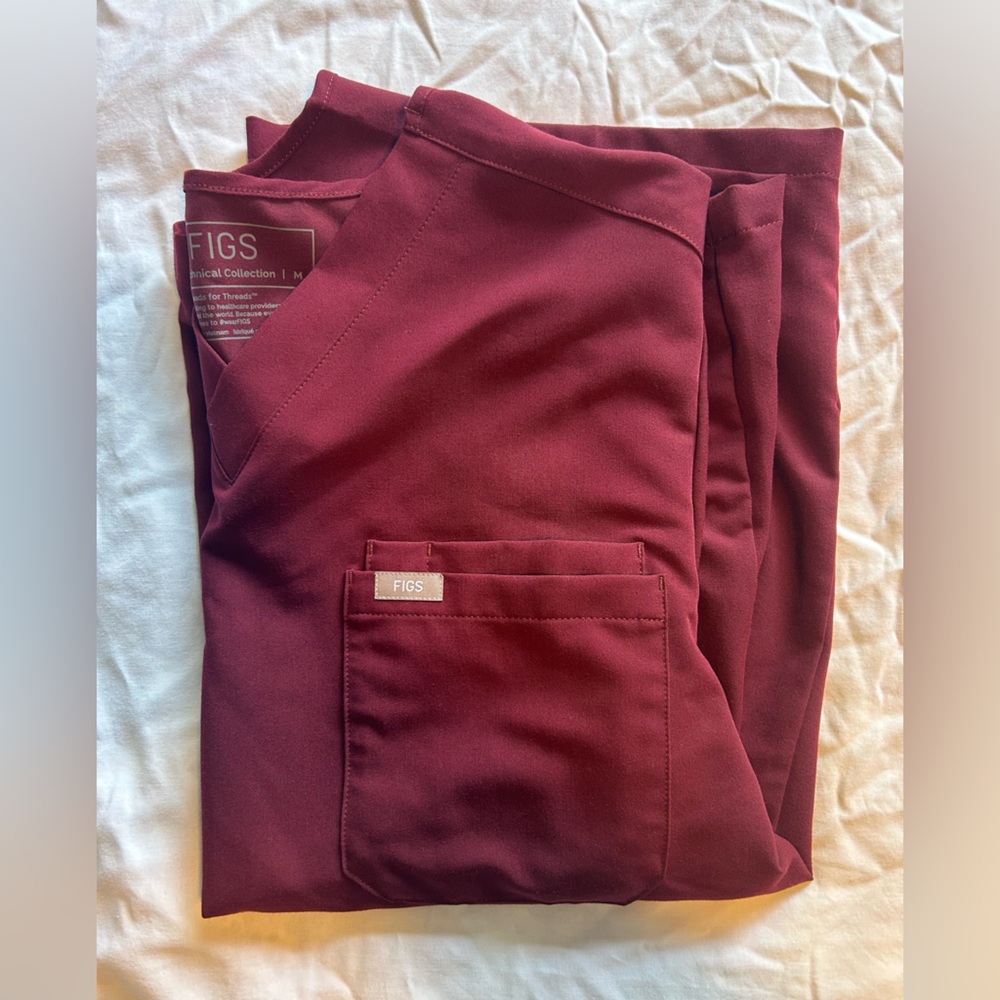 FIGS Burgundy Scrub Set